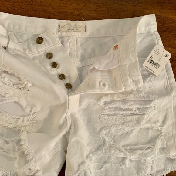 NWT We The Free Free People Maggie Mid Rise White Distressed Shorts 26 - Picture 8 of 10